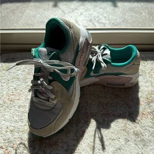 Women’s Nike air max